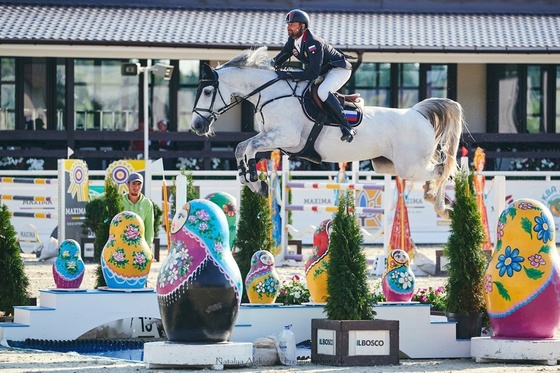 Сергей Петров выиграл чемпионат Евразии по конкуру в MAXIMA PARK Сергей Петров выиграл чемпионат Евразии по конкуру в MAXIMA PARK