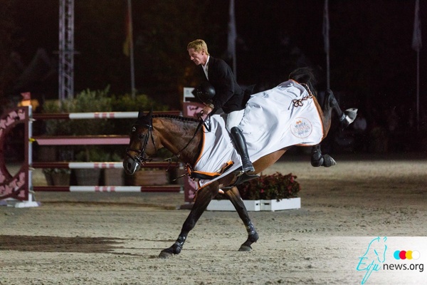 Comme il faut and Cornet Obolensky can eventually be evacuated from Ukraine