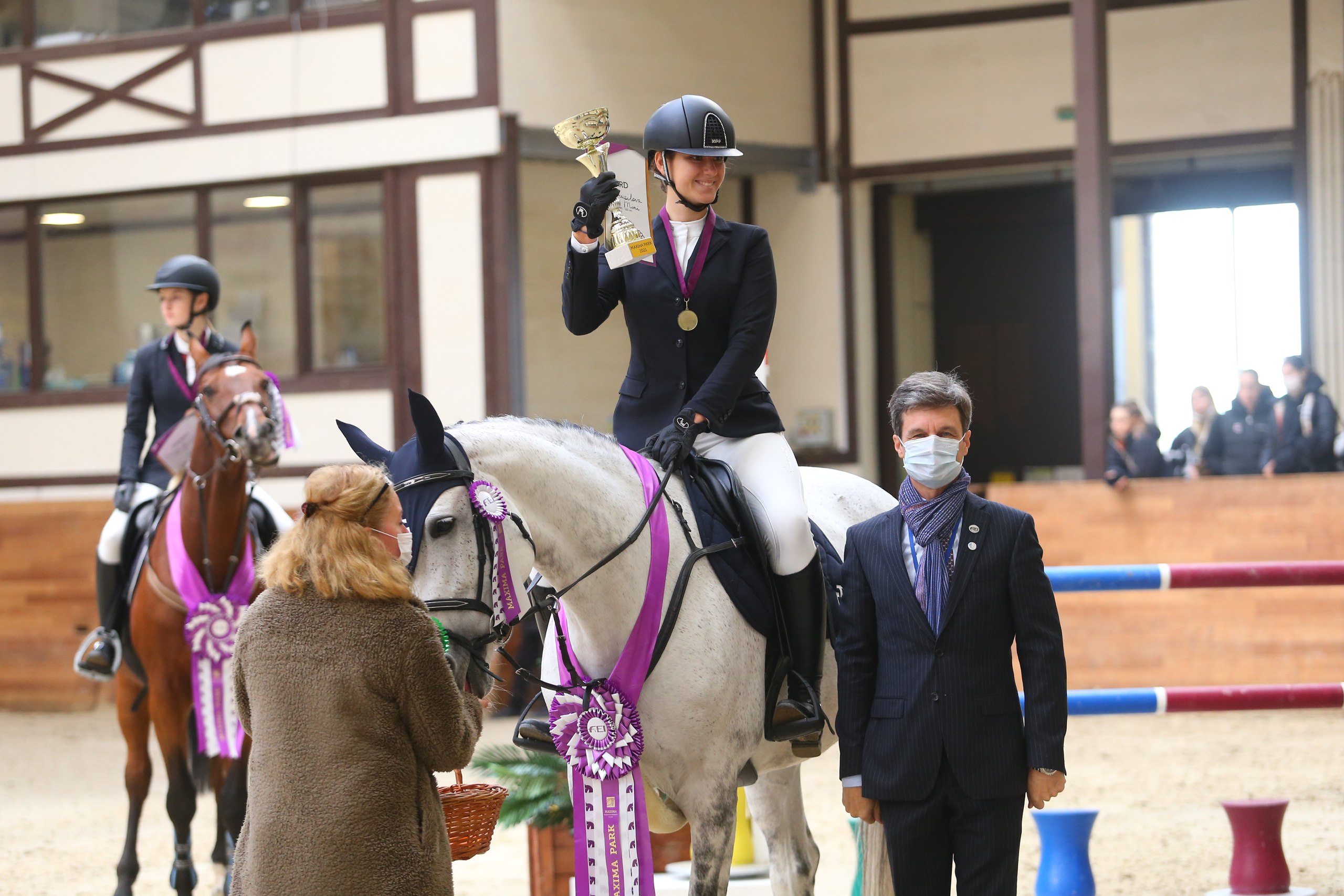 Horse expert. КСК Emerald stables. Премиальный конный клуб. Конкуру Emerald stables Cup. Emerald stables Клин.