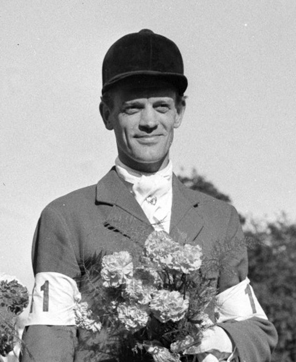 The German Olympic eventer Wilhelm Büsing (pictured) has died aged 102. He was one of the oldest living Olympic medallists.