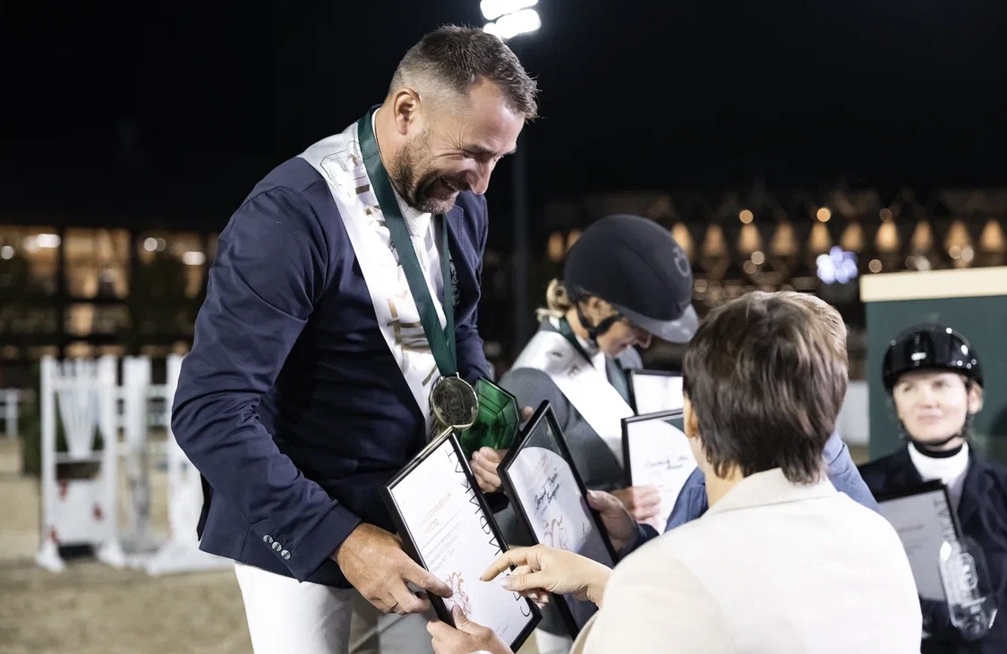 Horseexpert | Emerald Stables Cup. Большой турнир по конкуру на новой  площадке конного спорта России