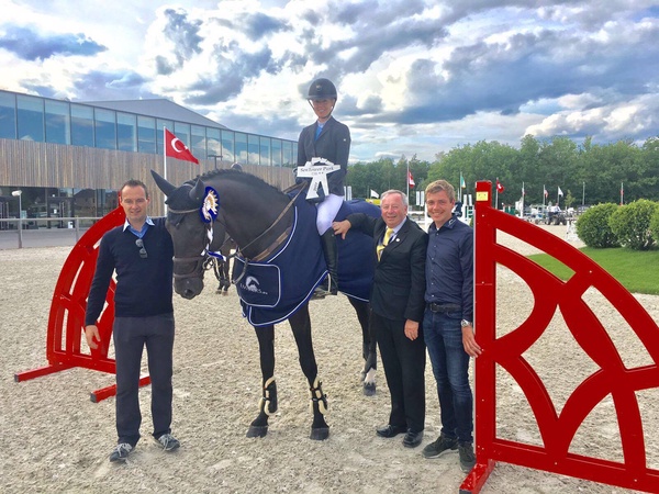 Ellen Whitaker and Korlenski best in Friday's Grand Prix Qualifier at Andalucia Sunshine Tour