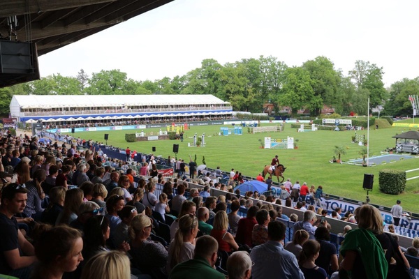 Yuri Mansur and Miss Blue-Saint Blue Farm conquer CSI5* Hamburg Grand Prix!